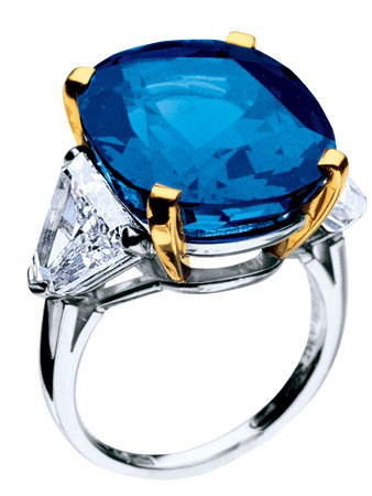 蓝色宝石戒指 Bvlgari
